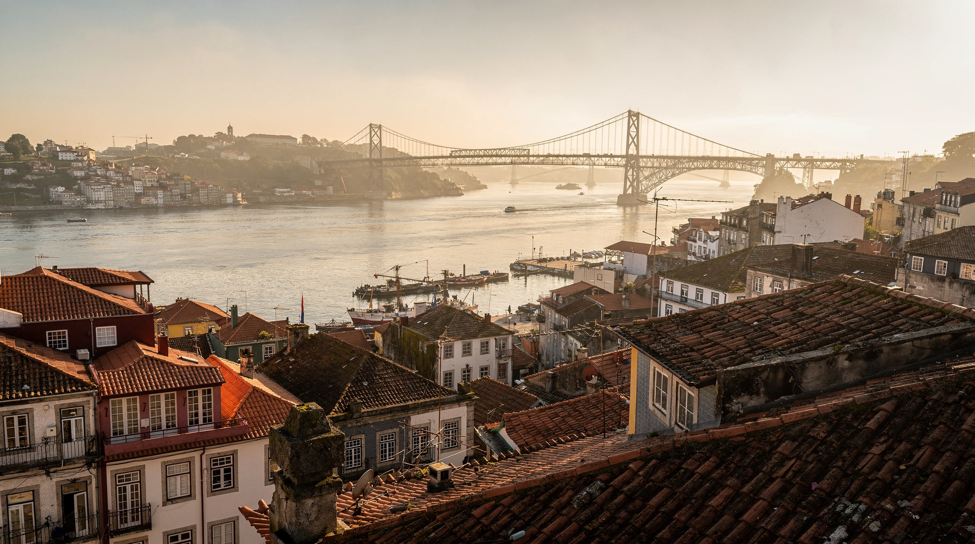 Best viewpoints in Porto — the honest ranking with timing and access tips — The best viewpoints in Porto ranked honestly: Vitória, Jardim do Morro, Crystal 