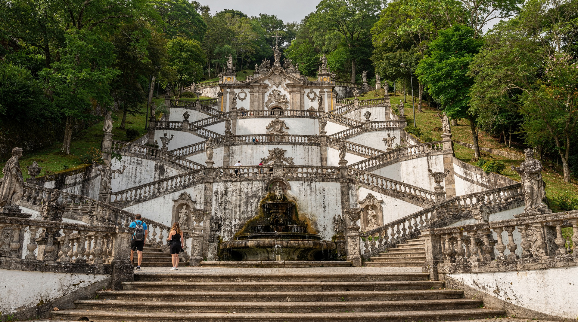 Braga day trip from Porto — the honest guide — How to do a Braga day trip from Porto: Bom Jesus do Monte staircase, Sé Catedral
