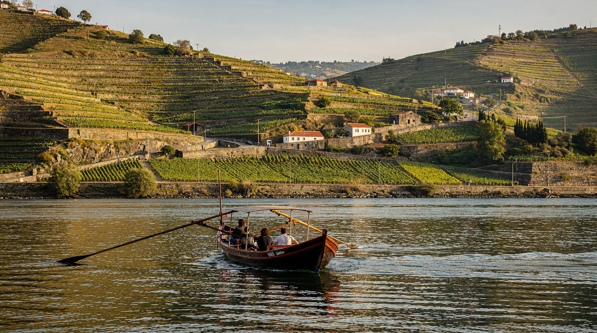 Rejsy po Douro z Pinhão — łodzie rabelo, rejsy z lunchem i widokowe opcje — Kompletny przewodnik po rejsach rzecznych z Pinhão: łodzie rabelo, rejsy z lunch