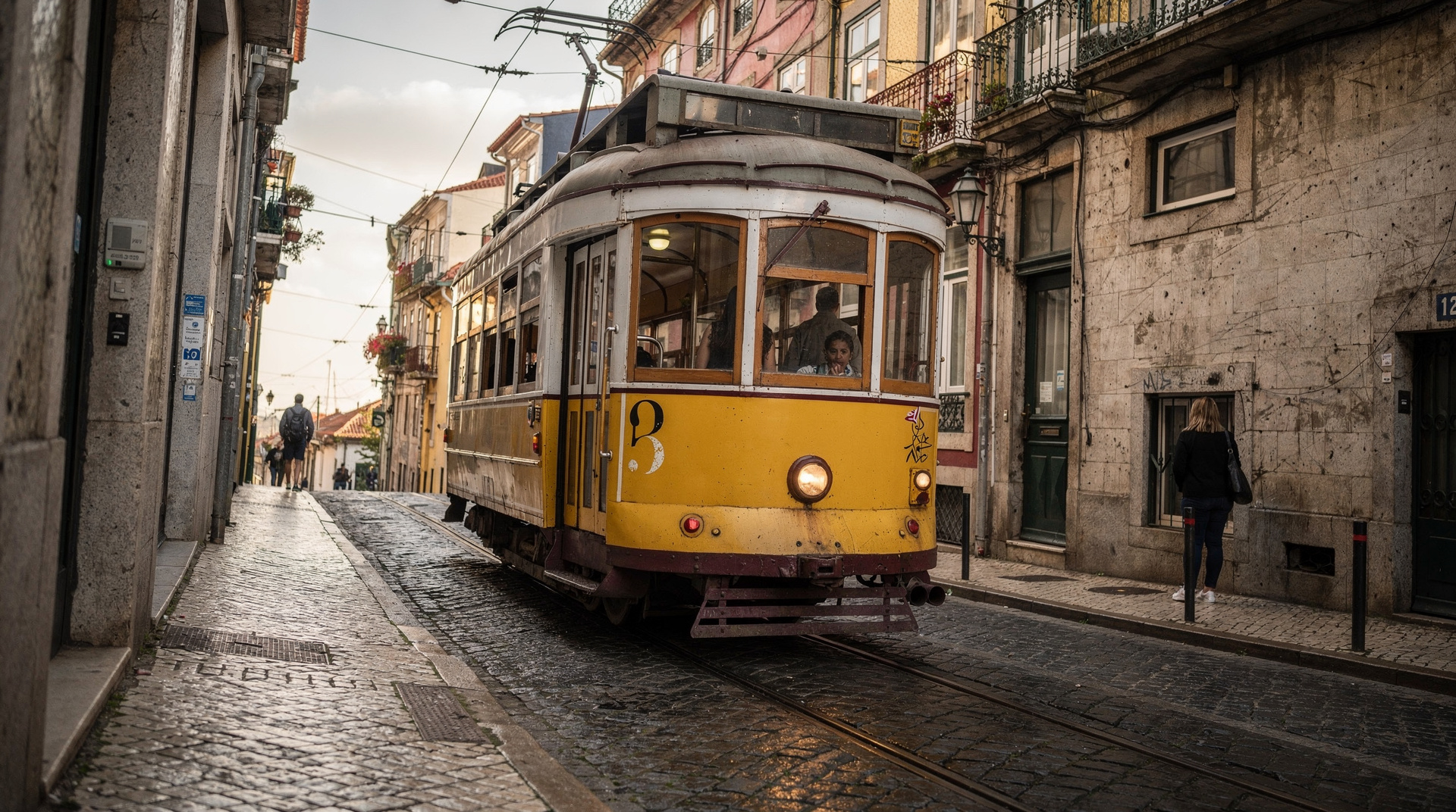 Getting around Porto — metro, tram, funicular and walking guide — Porto's 6 metro lines, Andante card, historic tram, funicular dos Guindais and w