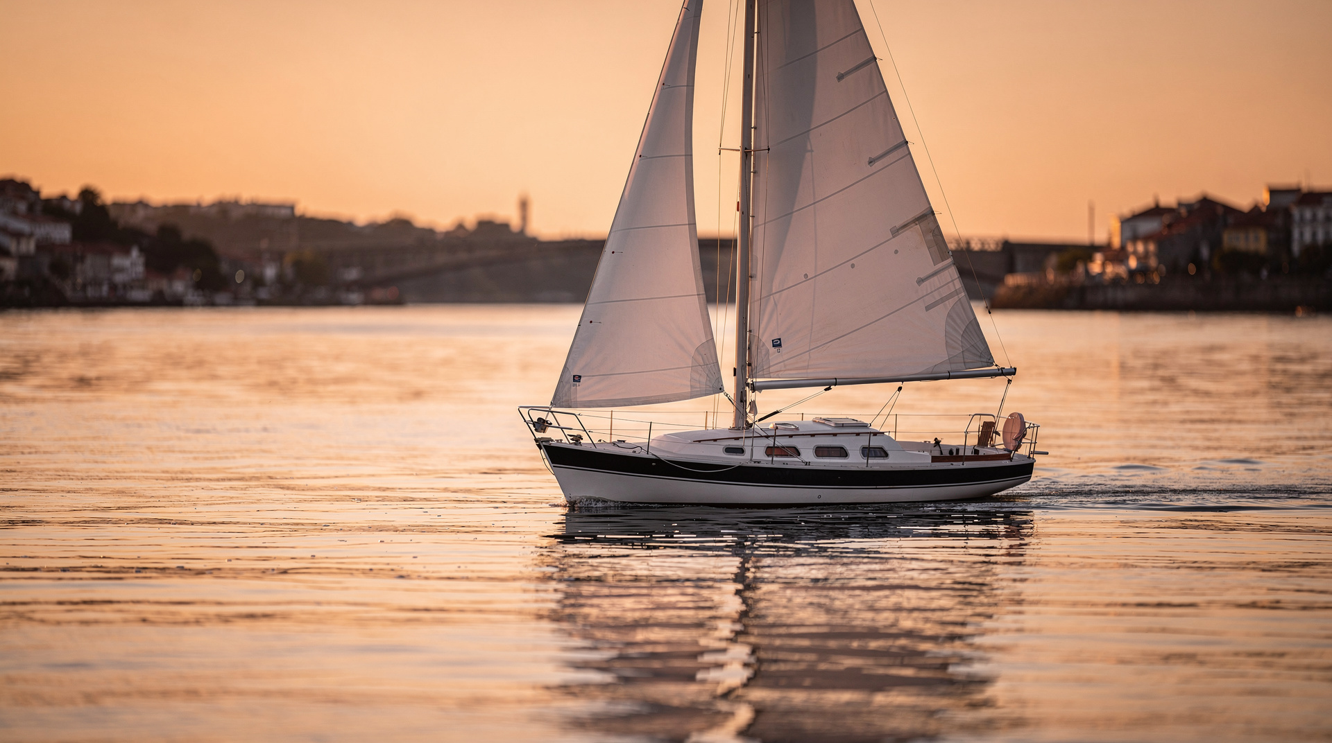 Sailing from Porto — catamarans, sailboats, and sunset charters on the Douro and Atlantic — Sailing options from Porto: catamaran charters, traditional sailboats on the Dou