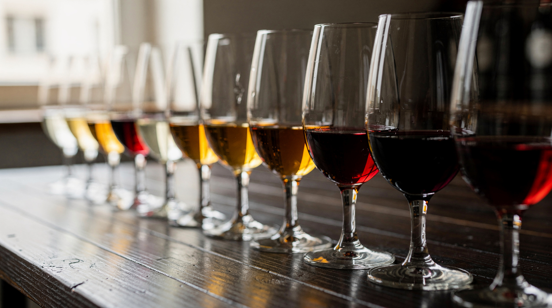 Tipi di porto spiegati — ruby, tawny, LBV, vintage, bianco e rosé — Ruby, tawny, LBV, vintage, bianco, rosé — come sa ogni stile di porto, come si p